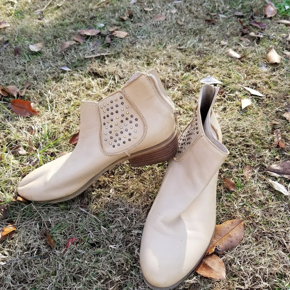 Crown Leather booties 9.5